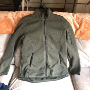 Patagonia-like womens arny green better sweater